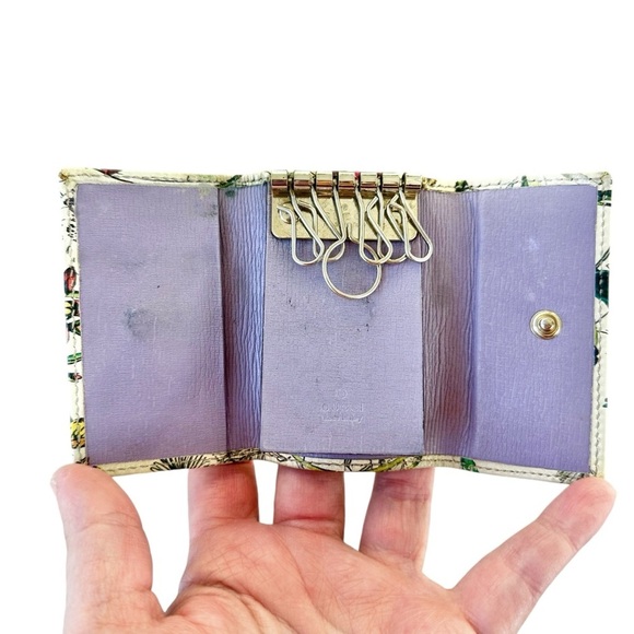 Authentic GUCCI White Floral & Purple Leather Key & Card Holder - Picture 3 of 12